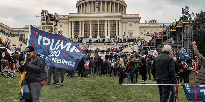 Demonstration vor dem Capitol, Washington (Tyler Merbler from USA, CC BY 2.0, via Wikimedia Commons)