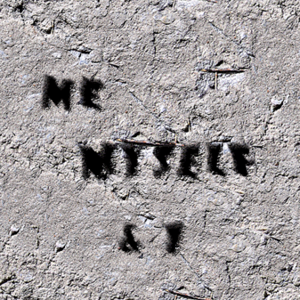 Grafitti auf einer Mauer: Me, Myself and I