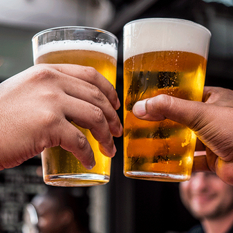 Cheers (Foto: Tembela Bohle, Pexels)